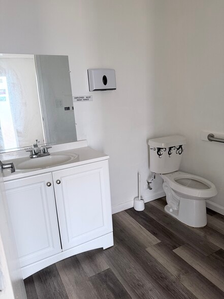 More Photos Of 1105 W Tharpe St, Tallahassee Freestanding For Lease