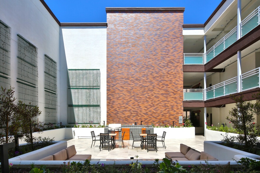 More Photos Of 57 Wheeler Ave, Arcadia Apartments For Lease