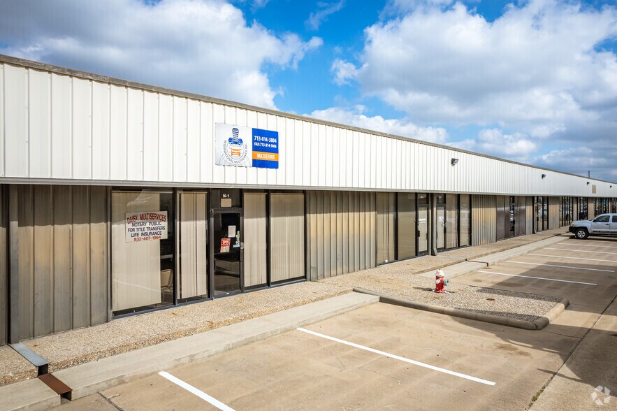 More Photos Of 12999 Murphy Rd, Stafford Warehouse For Lease