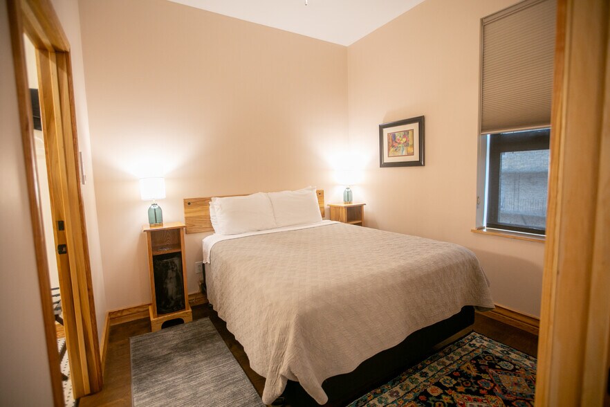 More Photos Of 201 N Main St, Elkader Flex For Sale