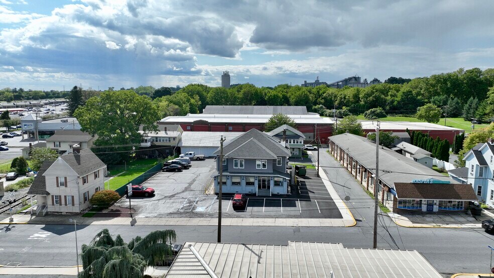 More Photos Of 550 S Main St, Nazareth General Retail For Sale