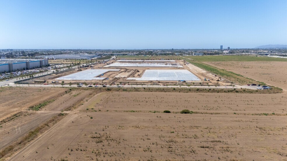 More Photos Of 101 Logistics Ctr, Oxnard Unknown For Lease