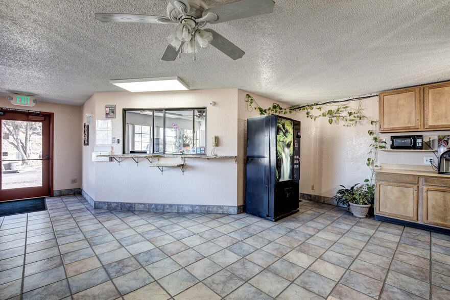 More Photos Of 101 W Phoenix St, Payson Hotel For Sale