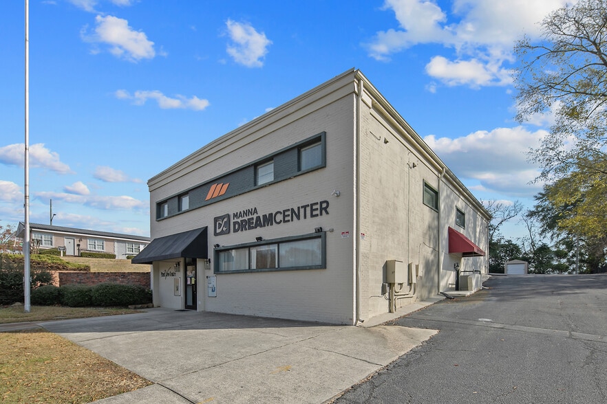 More Photos Of 336 Ray Ave, Fayetteville Office For Lease