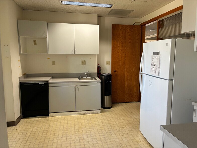 More Photos Of 155 N Redwood Dr, San Rafael Office For Sale