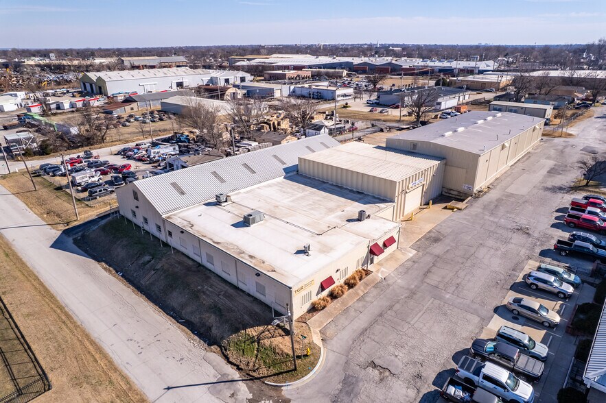 More Photos Of 1023 N Victor Ave, Tulsa Manufacturing For Lease