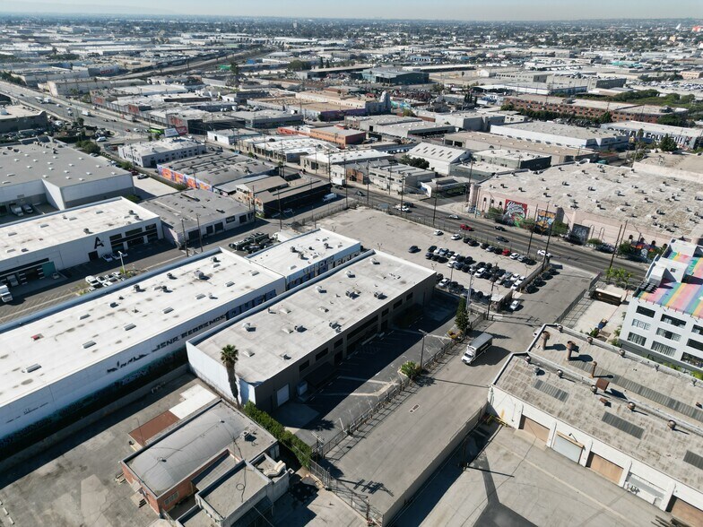 More Photos Of 2430-2438 E 11th St, Los Angeles Warehouse For Lease