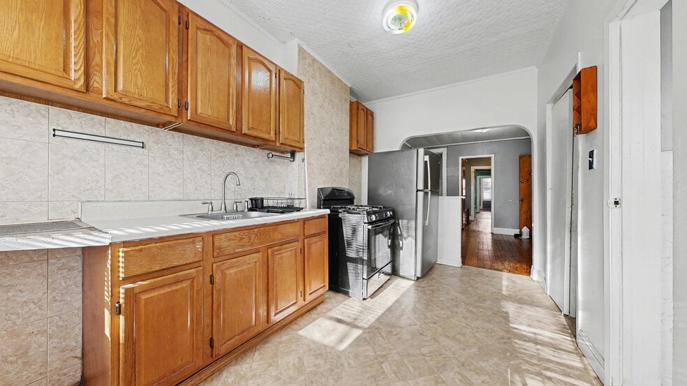 More Photos Of 6424 Madison St, Ridgewood Apartments For Sale
