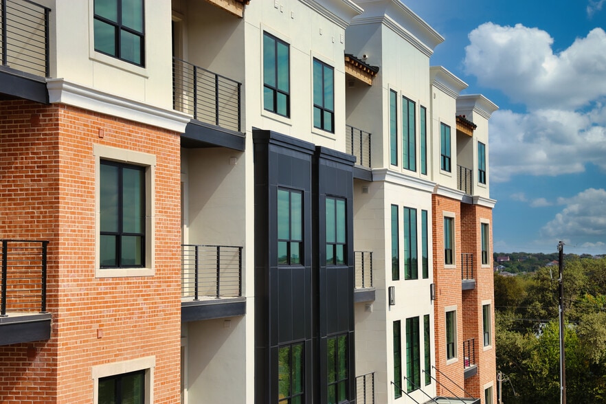 Primary Photo Of 10899 S Hausman Rd, San Antonio Apartments For Sale