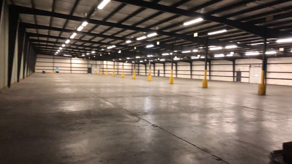More Photos Of 512 S Main St, Carrollton Warehouse For Lease