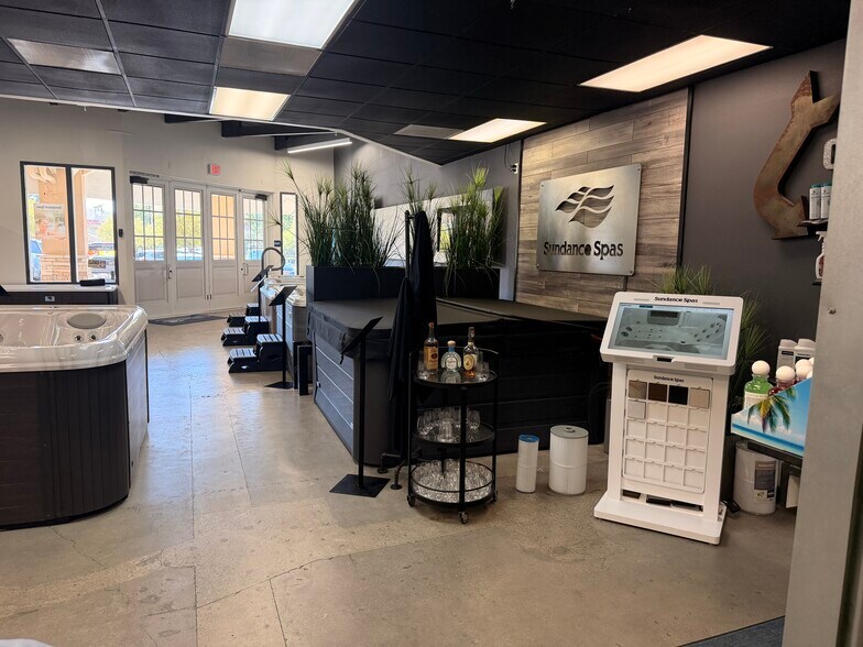 More Photos Of 22900-22924 Los Alisos Blvd, Mission Viejo Unknown For Lease