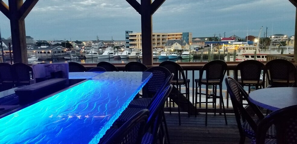 More Photos Of 300 N Lake Park Blvd, Carolina Beach Restaurant For Lease