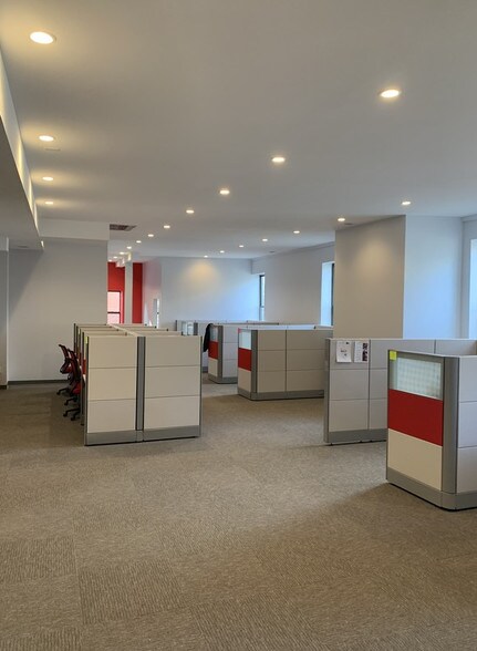 More Photos Of 2210-2216 S Michigan Ave, Chicago Storefront For Sale