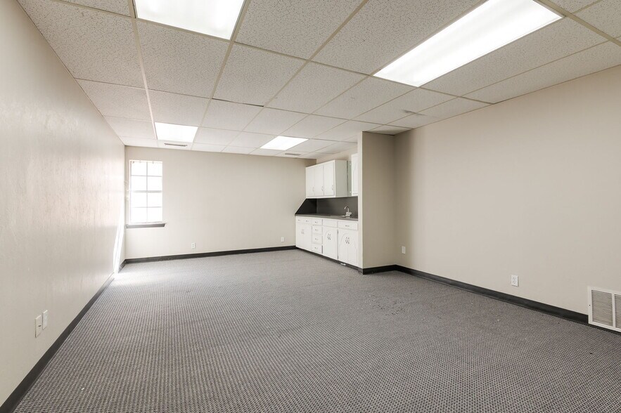 More Photos Of 3801 NW 63rd St, Oklahoma City Office For Lease