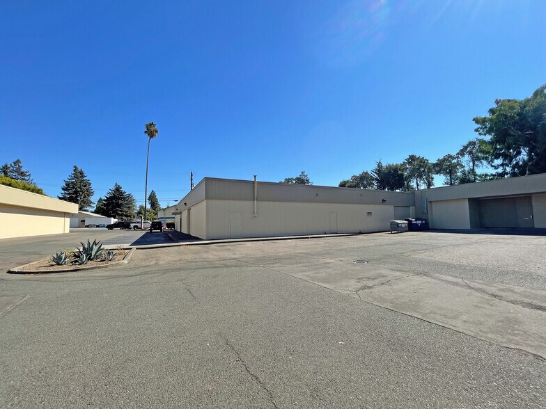 More Photos Of 217 Roberts Ave, Santa Rosa Storefront Retail Office For Lease