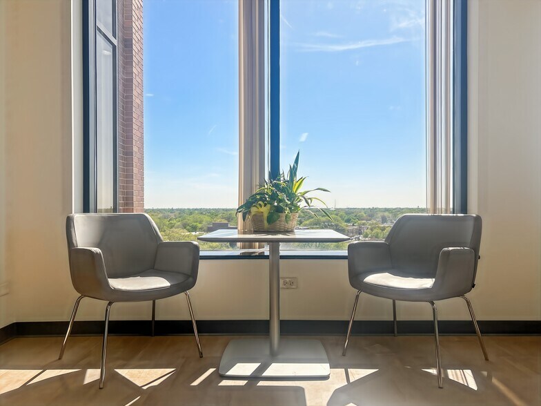 More Photos Of 4849 N Milwaukee Ave, Chicago Coworking Space