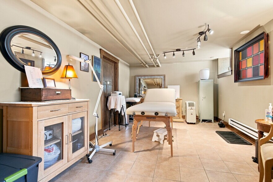 More Photos Of 1208 Grand Ave, Saint Paul Storefront Retail Office For Sale