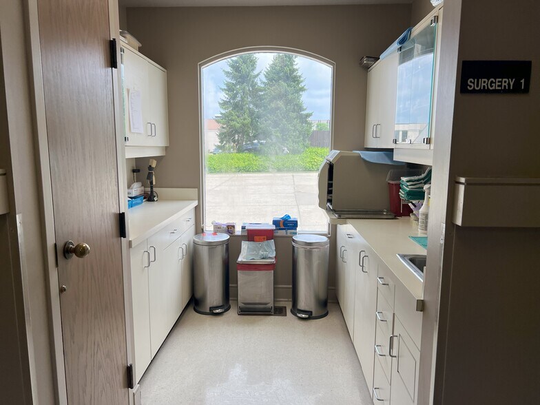 More Photos Of 4181 Holiday St NW, North Canton Medical For Lease