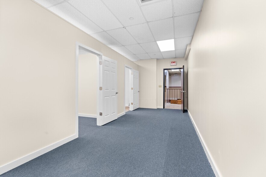 More Photos Of 57 Lake St, White Plains Auto Dealership For Lease