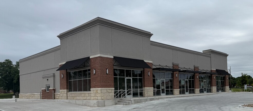 Primary Photo Of 1530 S Oliver Ave, Wichita Freestanding For Lease