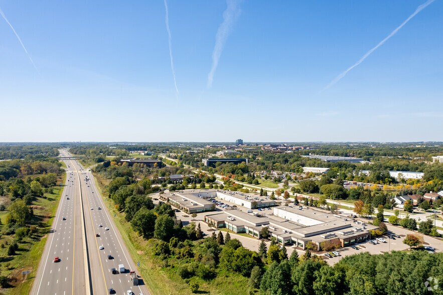 More Photos Of 3903-3985 W Hamlin Rd, Rochester Hills Research And Development For Lease