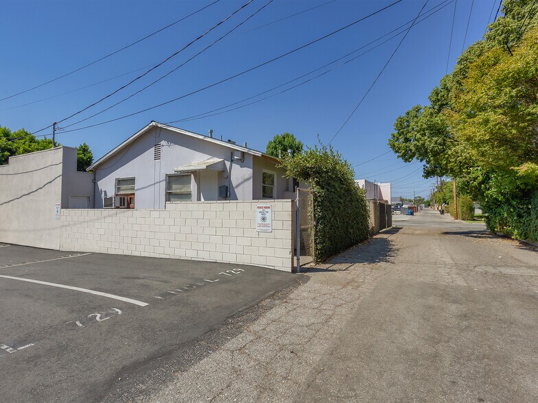 More Photos Of 1817 W Burbank Blvd, Burbank Daycare Center For Sale
