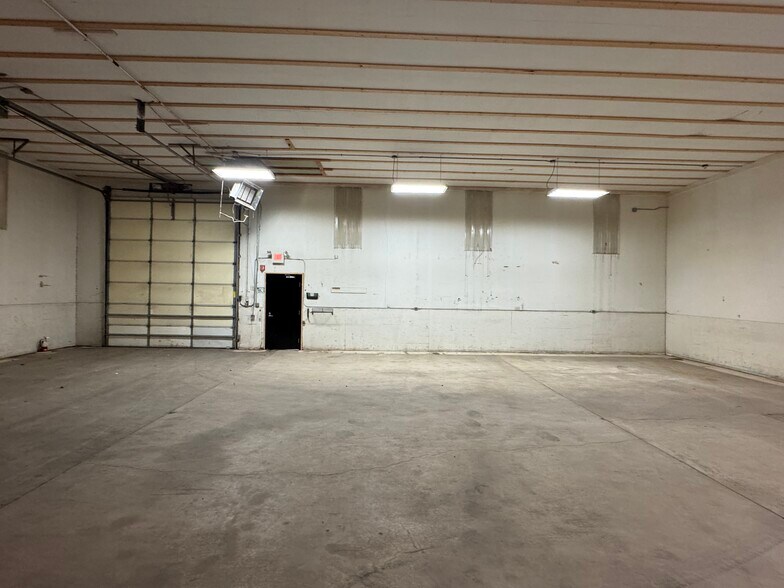 More Photos Of 815 Meridian St, Sault Sainte Marie Distribution For Sale