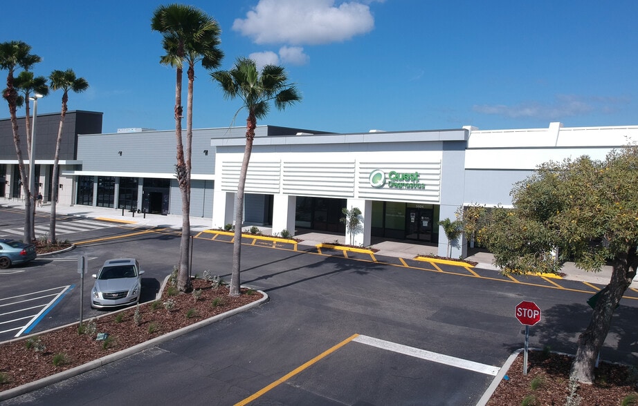 More Photos Of 5502-5726 Cortez Rd W, Bradenton Storefront For Lease