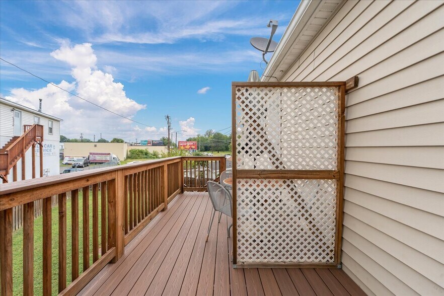 More Photos Of 1911 Dixon St, Fredericksburg Freestanding For Sale