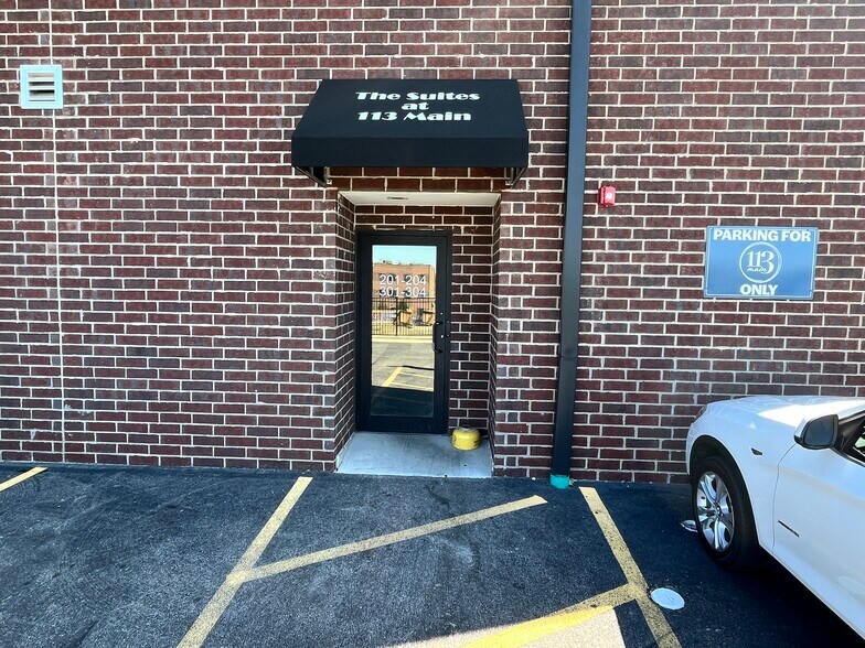 More Photos Of 113 Main St, Oswego Medical For Lease