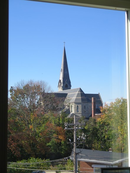 More Photos Of 101 Amesbury St, Lawrence Medical For Lease