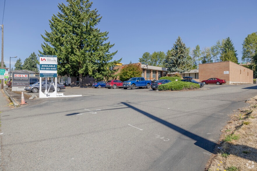 More Photos Of 4901 Center St, Tacoma Flex For Sale