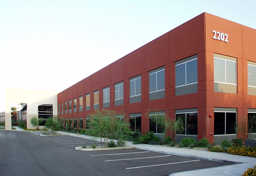 More Photos Of 2202 W Rose Garden Ln, Phoenix Office For Lease