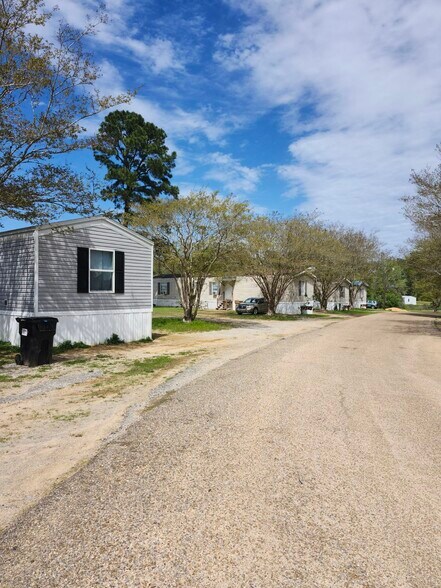 More Photos Of 4915 US Highway 80, Selma Manufactured Housing Mobile Home Park For Sale