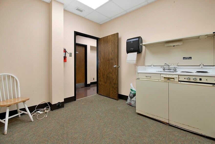 More Photos Of 245 N Seltzer St, Crestline Bank For Sale