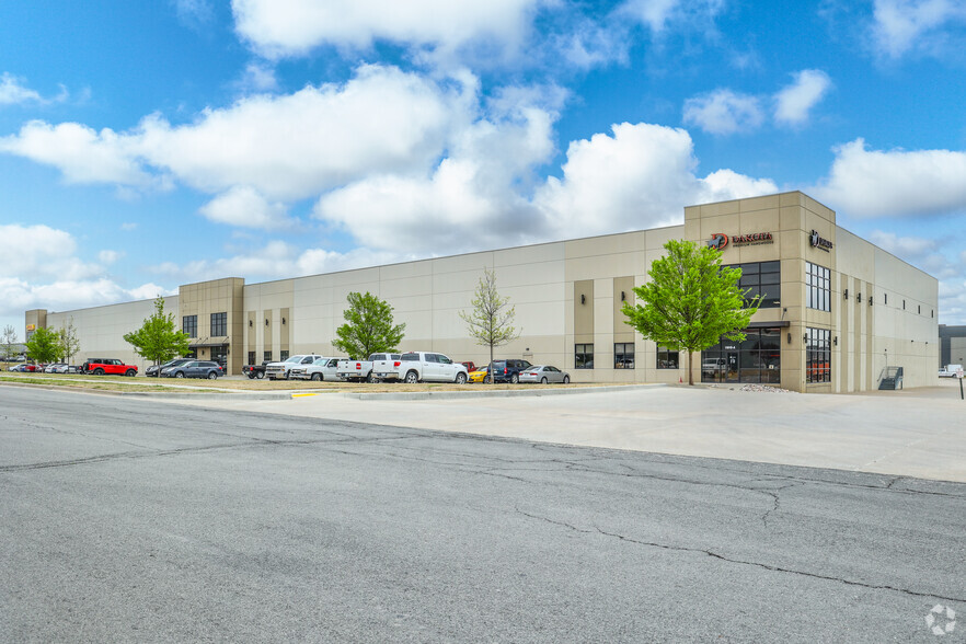 Primary Photo Of 11610 E 27th St N, Tulsa Showroom For Lease