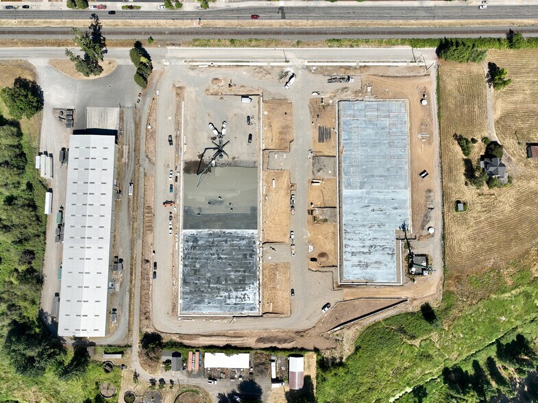 More Photos Of 1414 Commerce Way, Woodburn Industrial For Sale