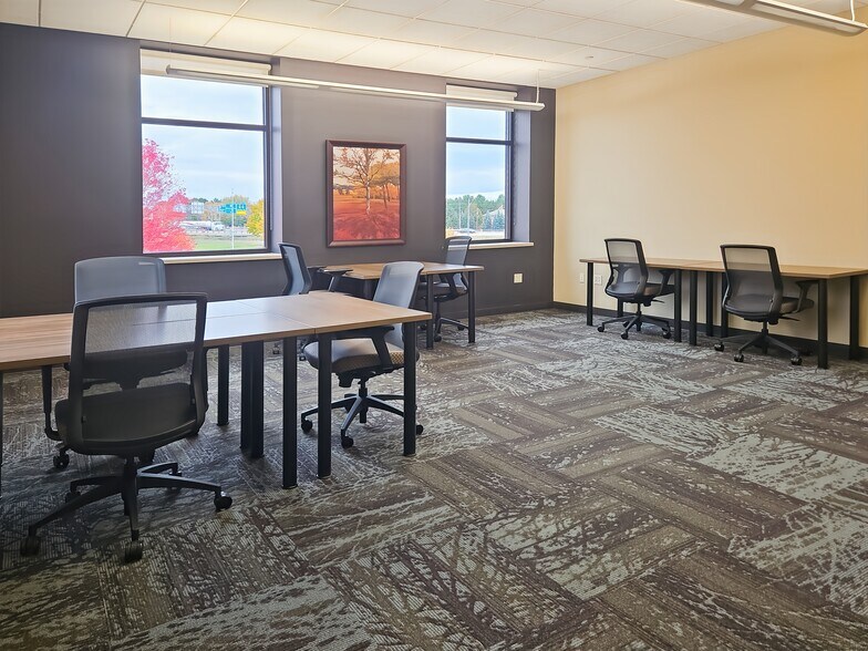 More Photos Of 3402 Oakwood Mall Dr, Eau Claire Coworking Space