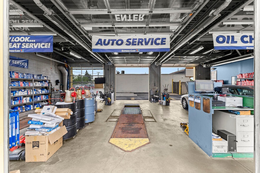 More Photos Of 8332 E 12 Mile Rd, Warren Service Station For Sale