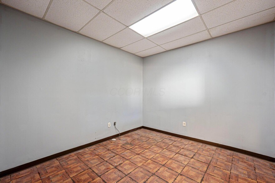 More Photos Of 3895 Sullivant ave, Columbus General Retail For Lease