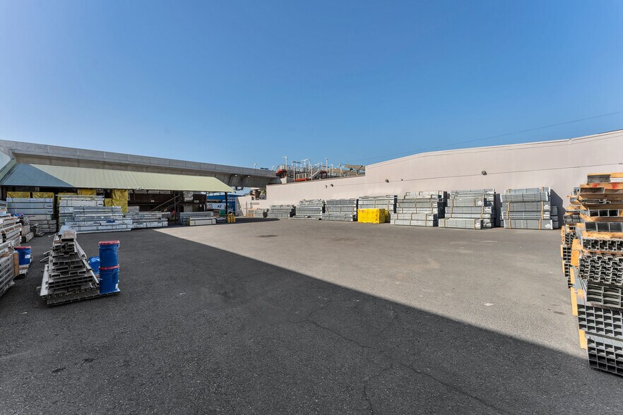 More Photos Of 2629 Waiwai Loop, Honolulu Warehouse For Sale