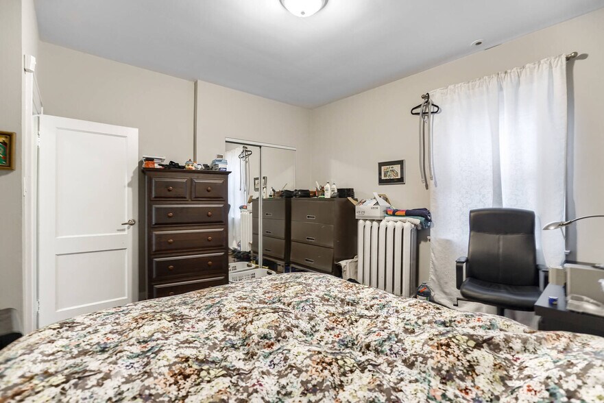 More Photos Of 4 Oriole Gdns, Toronto Apartments For Sale