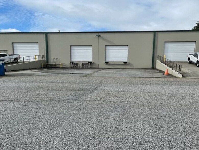 More Photos Of 1305 Lakes Pky, Lawrenceville Light Distribution For Lease