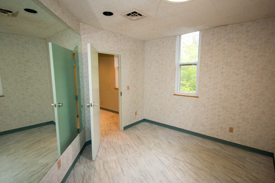 More Photos Of 189 Governor St, Providence Medical For Lease