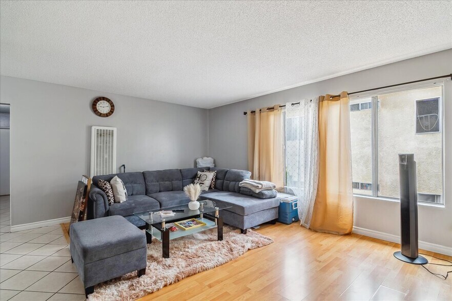 More Photos Of 13717 Chadron Ave, Hawthorne Apartments For Sale