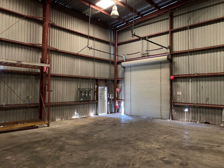 More Photos Of 218 Springfield Rd, Baton Rouge Warehouse For Sale