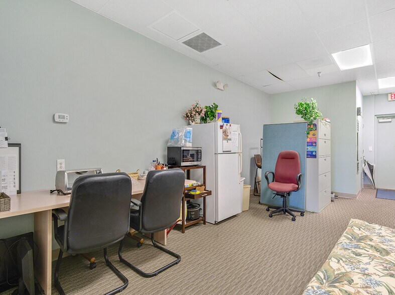 More Photos Of 1168-1258 Jacaranda Blvd, Venice Storefront For Lease