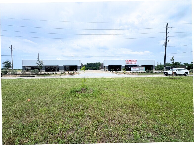 More Photos Of 22810 Hufsmith Kohrville Rd, Tomball Manufacturing For Lease
