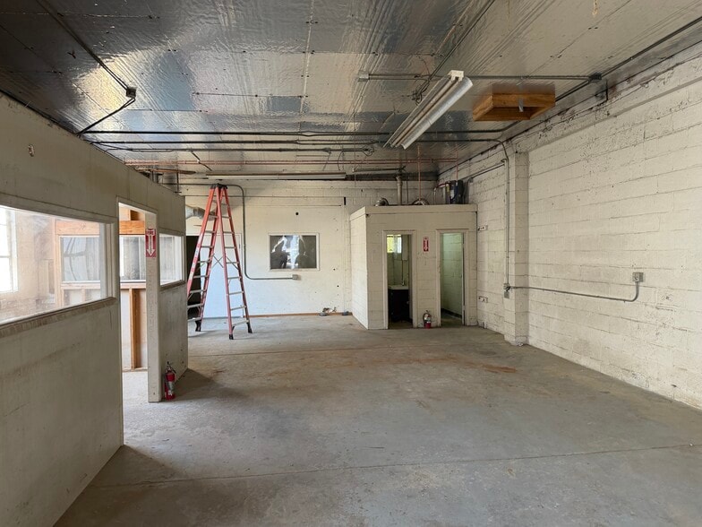 More Photos Of 303 Old County Rd, San Carlos Industrial For Lease