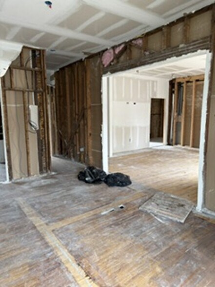 More Photos Of 100 E Main St, Greenwood Office For Sale